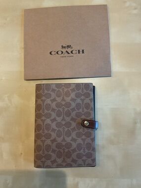 NW Box Coach Notebook In Signature Canvas  Tan & Brown CZ198
